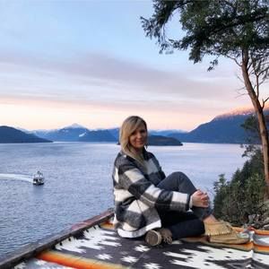 Meet your Posher, Brittney